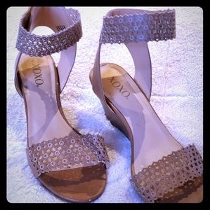 Wedge-Heeled Sandels